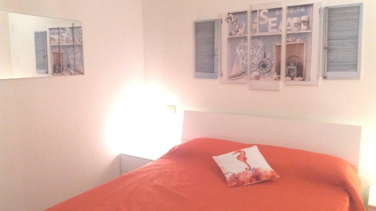 Appartamento Fronte Mare Santa Teresa Gallura Exterior photo
